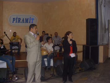 13.04.2008 tarihinde yapılan eğlence gecemizin hostesi ve hostu kendilerine teşekkür ediyoruz-29.04.2008-Nihat KAYA