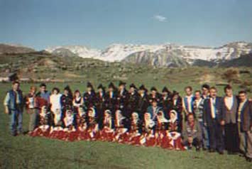 Kardeşlerim  Kenan ve Barış ALTUNAL Şavşat Kalk Oyunları Ekibinde