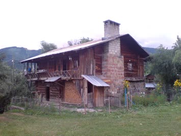 SÜLEYMAN (RESAT) YAZARIN EVI