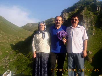 Annem ve Babamla Asagi Yayladayiz