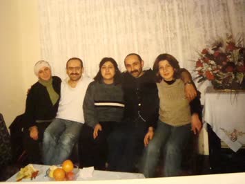Soldan: Sermin, Atanur, Neriman, Yasanur ve Sevim