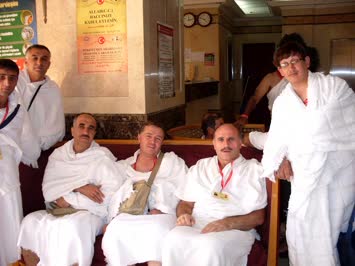 bişare öteli. arafata çıkış için ihram giyildi-2008
