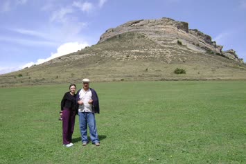 ahmet yazar ve kızı bokoletin düzünde....