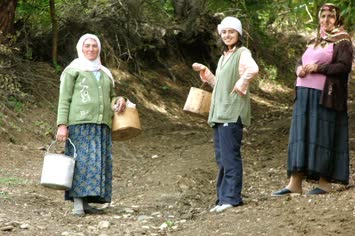 Atif Amca’nın ailesi