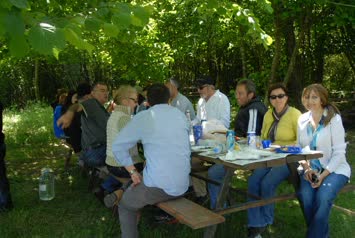 Bülent Karaosmanoğlu nun Ömerlideki yerinde piknik