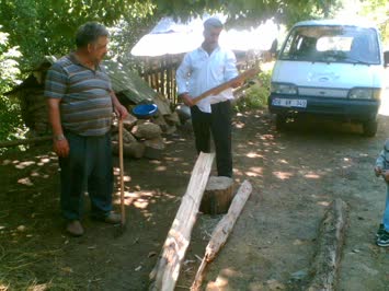 yavuz ve yalçın kartal döşeme yararken 
