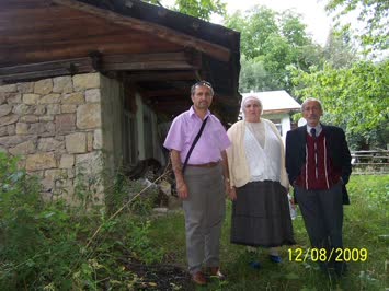 Köyde Virane Malikanemizin önünde