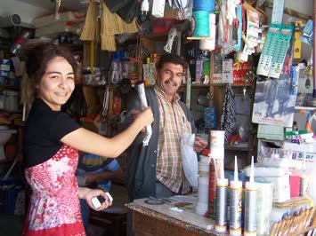 Tekir yaylasinda biçak alirken