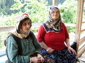 anacığım ve mürvet nene köşkide