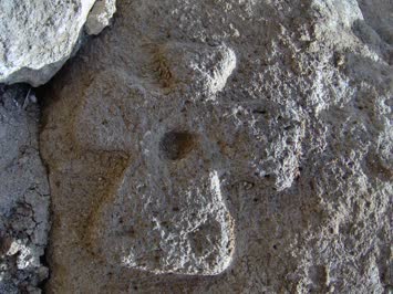 Taşa Oyulan Haç