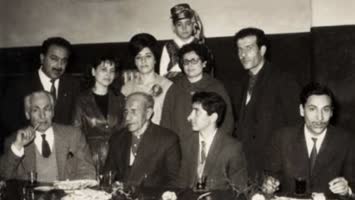 Ayakta En sağda Cevri Altıntaş